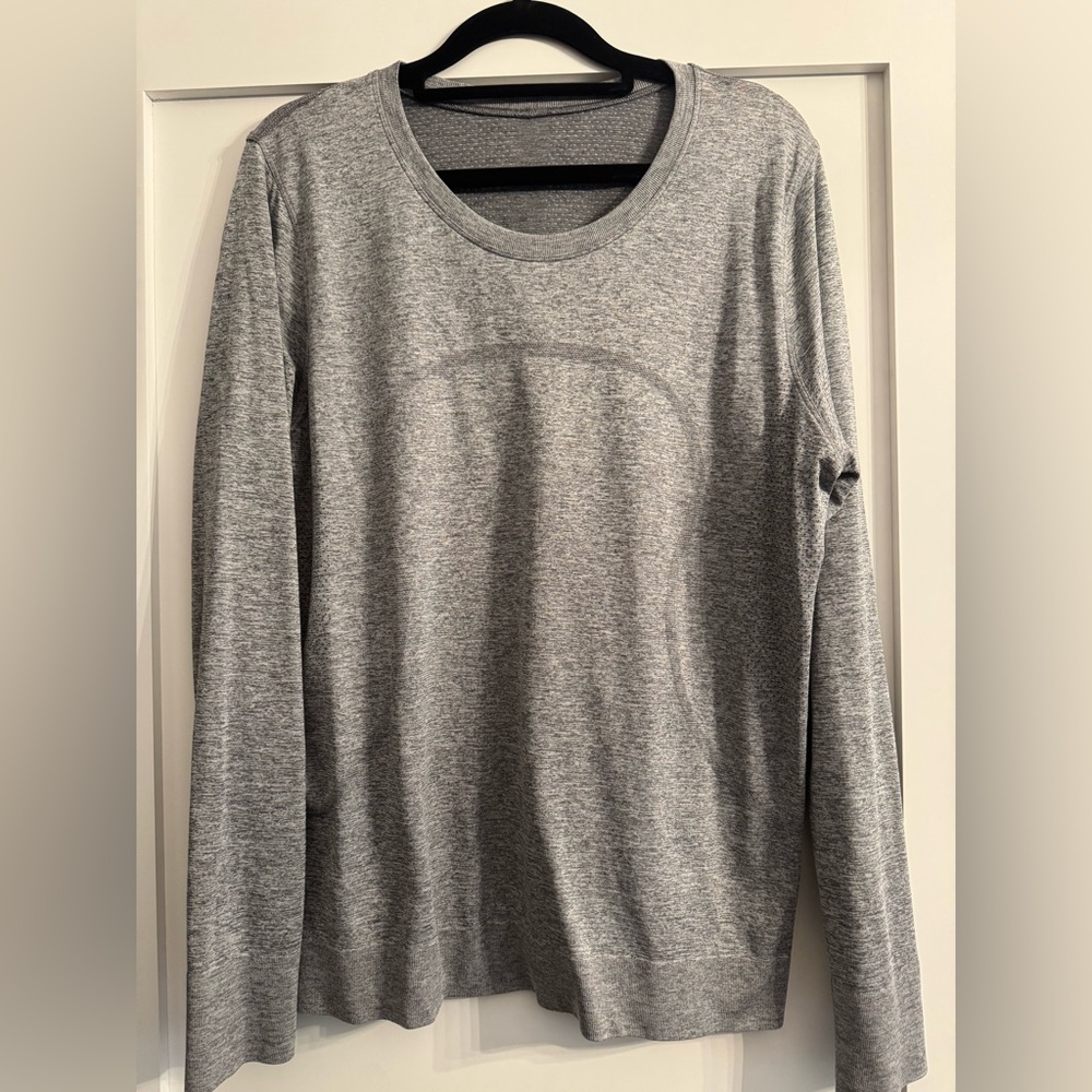 lululemon women’s swiftly relaxed long sleeve shirt size 10 color slate